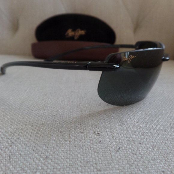 Maui Jim BANYANS Rimless Sunglasses - Gloss Black Frame w/ Grey Lens - Picture 4 of 10